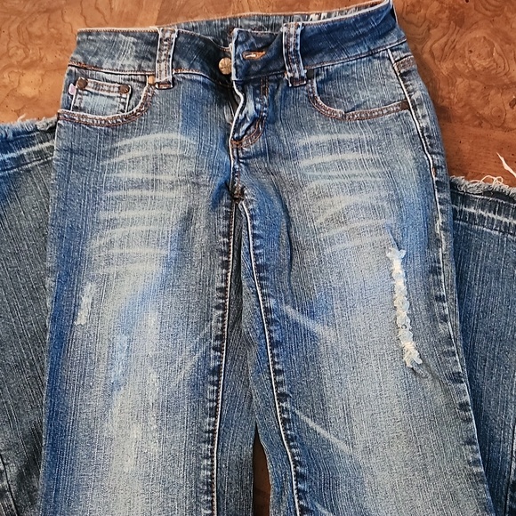 Handmade distressed low waist blue jeans - Picture 5 of 8